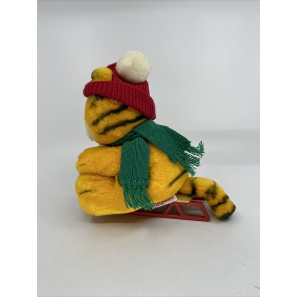 Dakin Garfield Takes The Mountain Vintage Stuffed Plush Sleigh Sled Winter Cat - Picture 4 of 14
